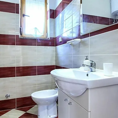 Szálloda Mit Privatem Pool In Der Naehe Von Pula Juršići