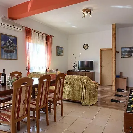 Mit Privatem Pool In Der Naehe Von Pula 4* Juršići